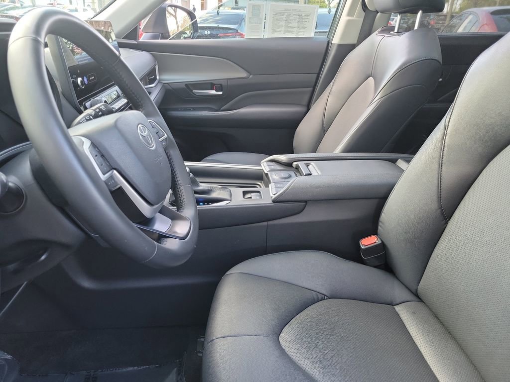 Used 2024 Toyota Grand Highlander XLE image 20