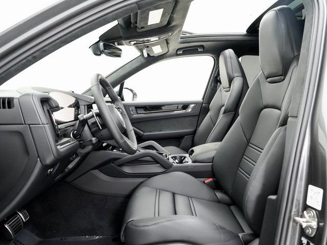 New 2026 Porsche Cayenne GTS image 8