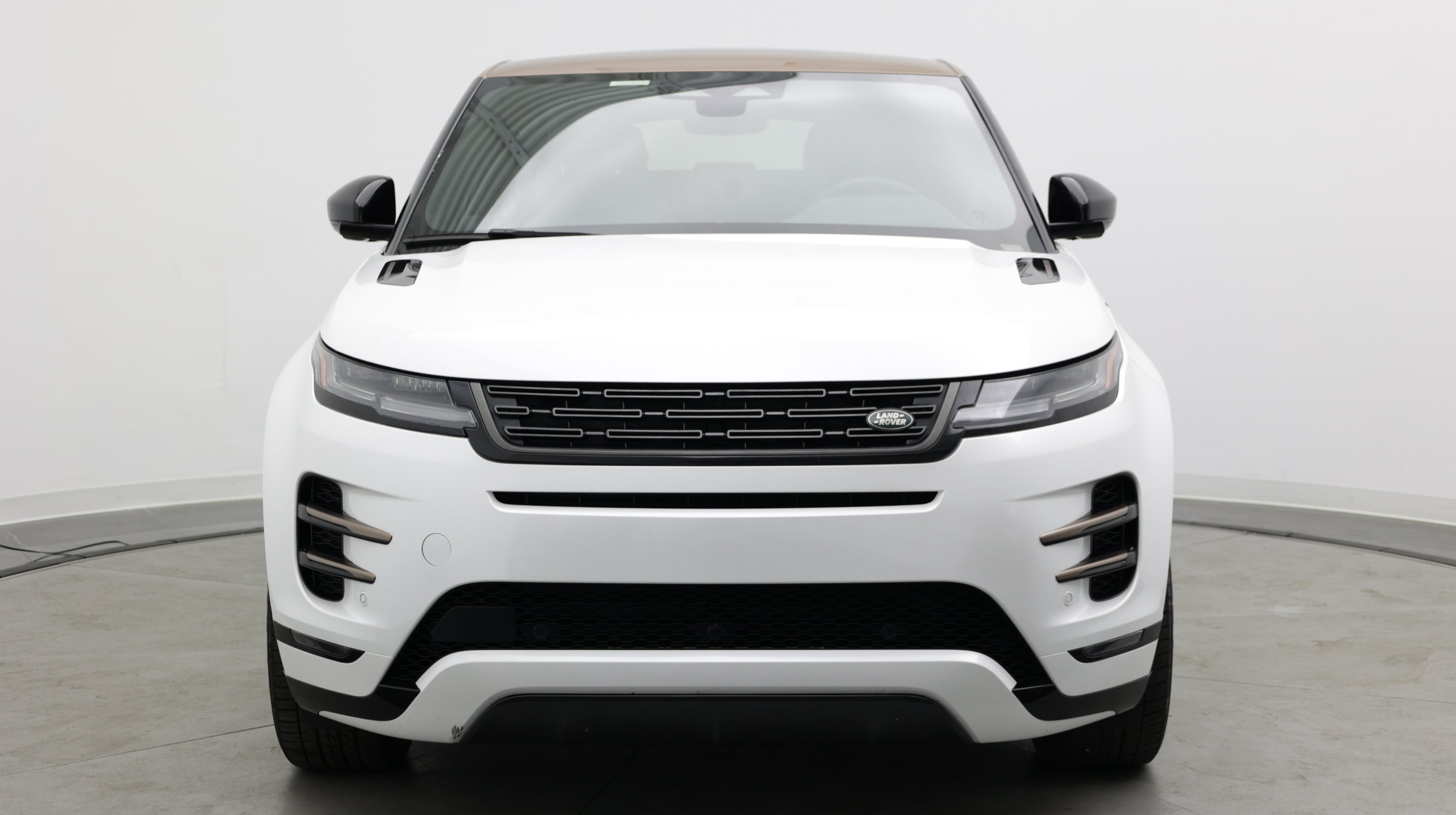 Used 2024 Land Rover Range Rover Evoque Dynamic SE AWD/4WD image 2