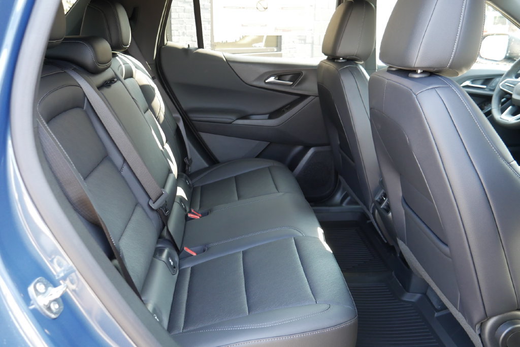 New 2026 Chevrolet Equinox LT w/ Convenience Package II AWD/4WD image 14