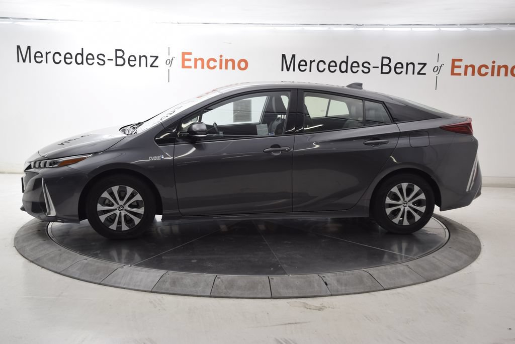 Used 2020 Toyota Prius Prime XLE FWD image 2