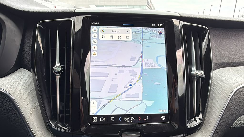 Certified 2025 Volvo XC60 B5 Plus image 17