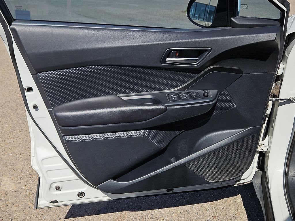 Used 2018 Toyota C-HR XLE FWD image 13