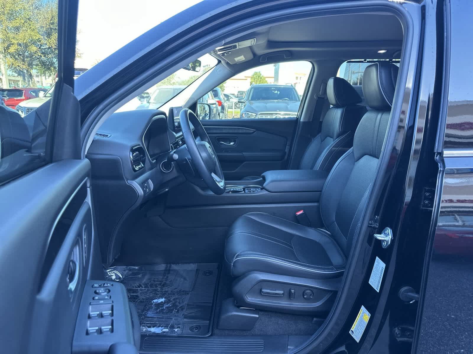 Certified 2025 Honda Pilot Elite image 2