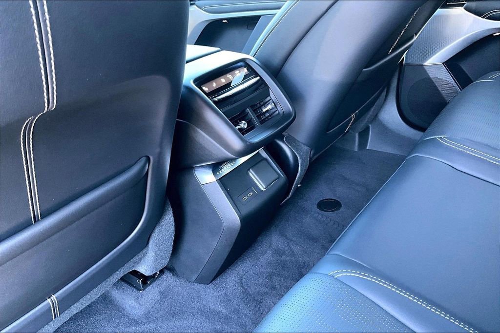 Certified 2024 Cadillac Lyriq Sport AWD/4WD image 10