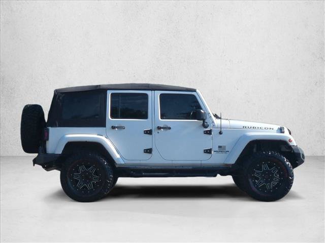 Used 2015 Jeep Wrangler Unlimited Rubicon w/ Connectivity Group AWD/4WD image 4