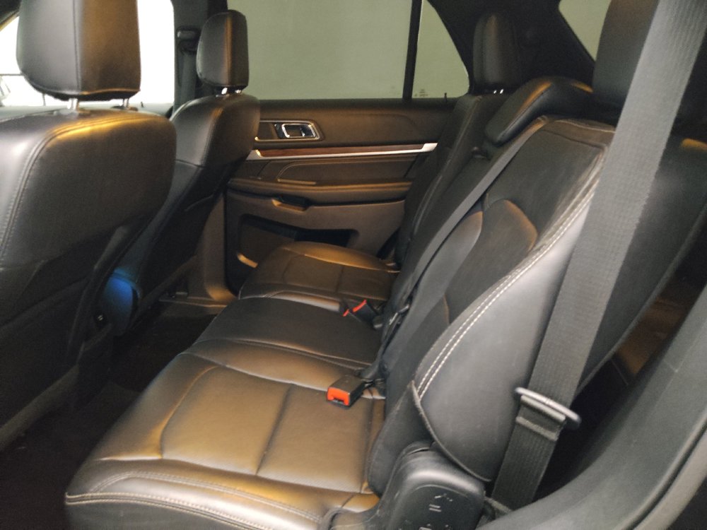 Used 2019 Ford Explorer Limited w/ Class III Trailer Tow Package FWD image 18
