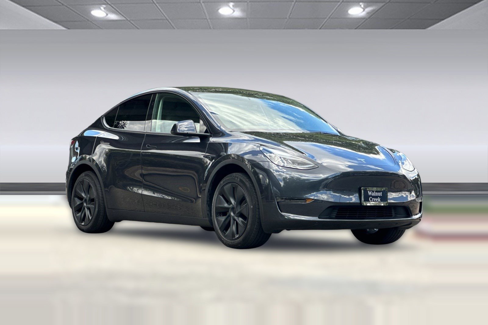 Used 2025 Tesla Model Y Long Range RWD image 6