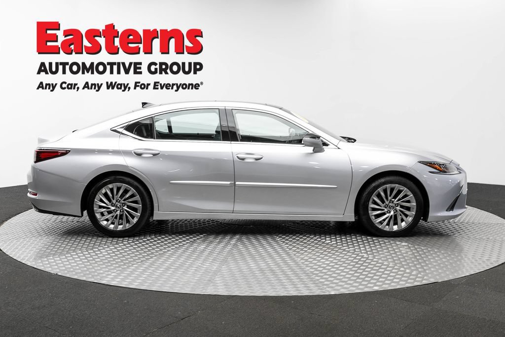 Used 2019 Lexus ES 350 Ultra Luxury w/ Accessory Package FWD image 4