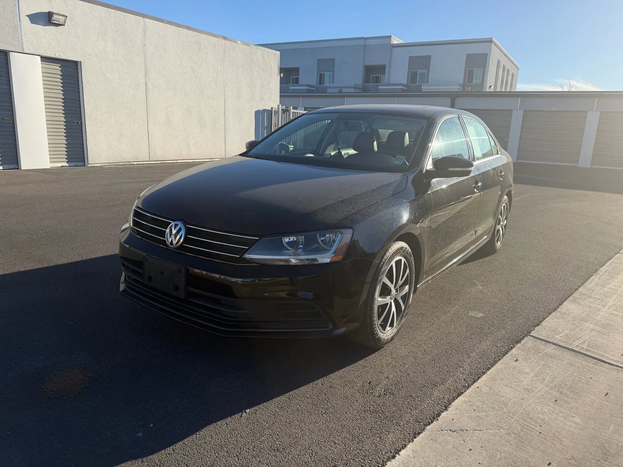 Used 2017 Volkswagen Jetta SE image 2
