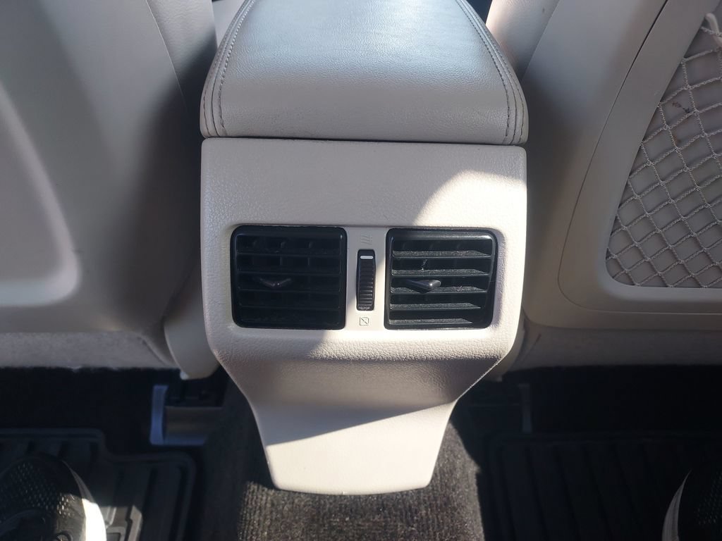Used 2014 Subaru Outback 2.5i Limited w/ Moonroof Package AWD/4WD image 11