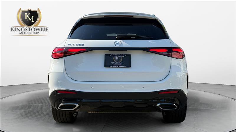 Used 2025 Mercedes-Benz GLC 300 image 4
