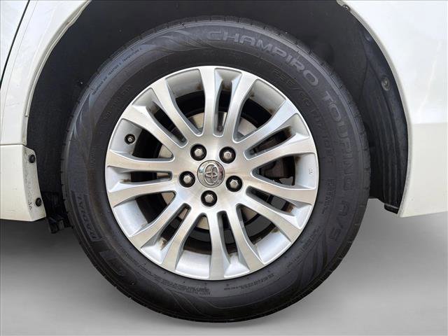 Used 2017 Toyota Sienna XLE Premium image 12