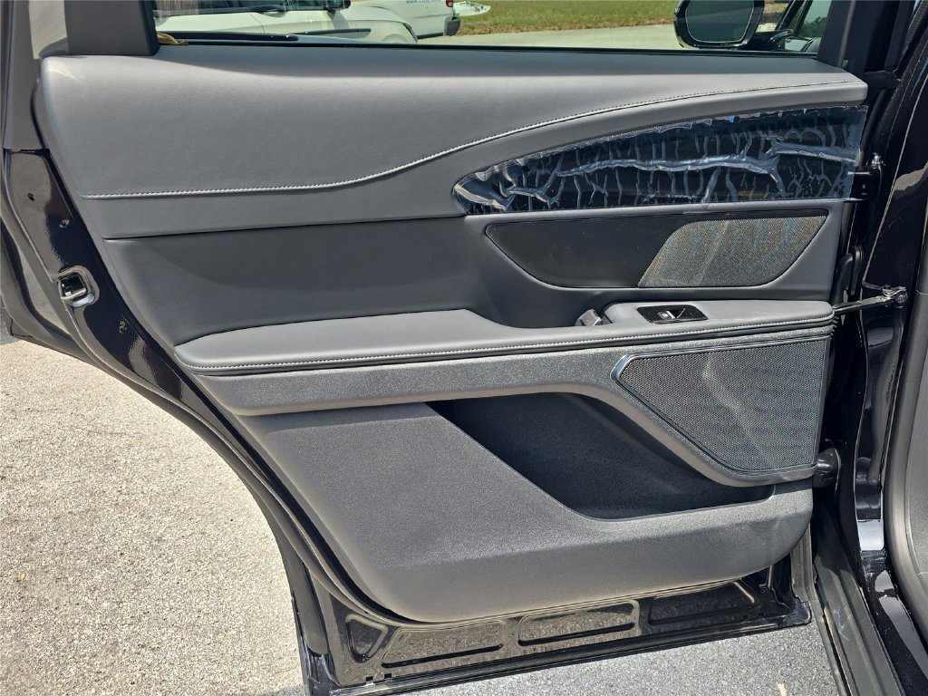 New 2026 Lincoln Nautilus Premier AWD/4WD image 9