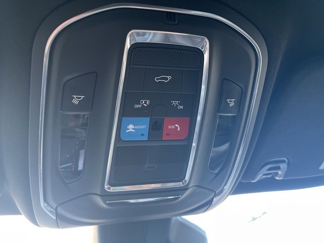 Used 2024 Jeep Wagoneer L Series II w/ Flexible Seating Group image 33