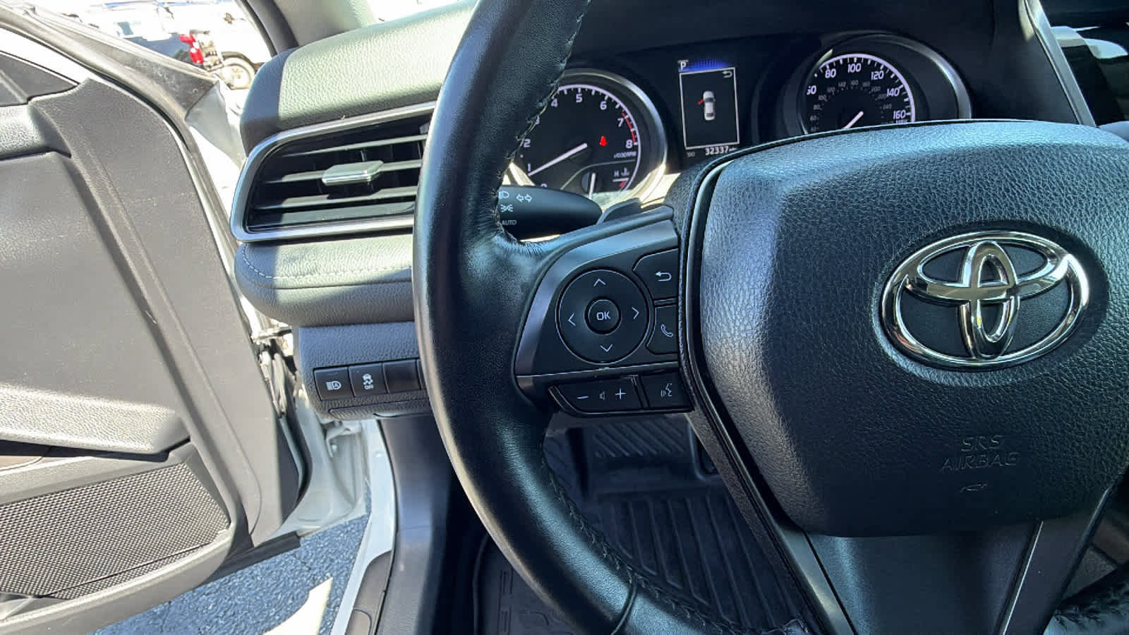 Used 2023 Toyota Camry SE FWD image 19