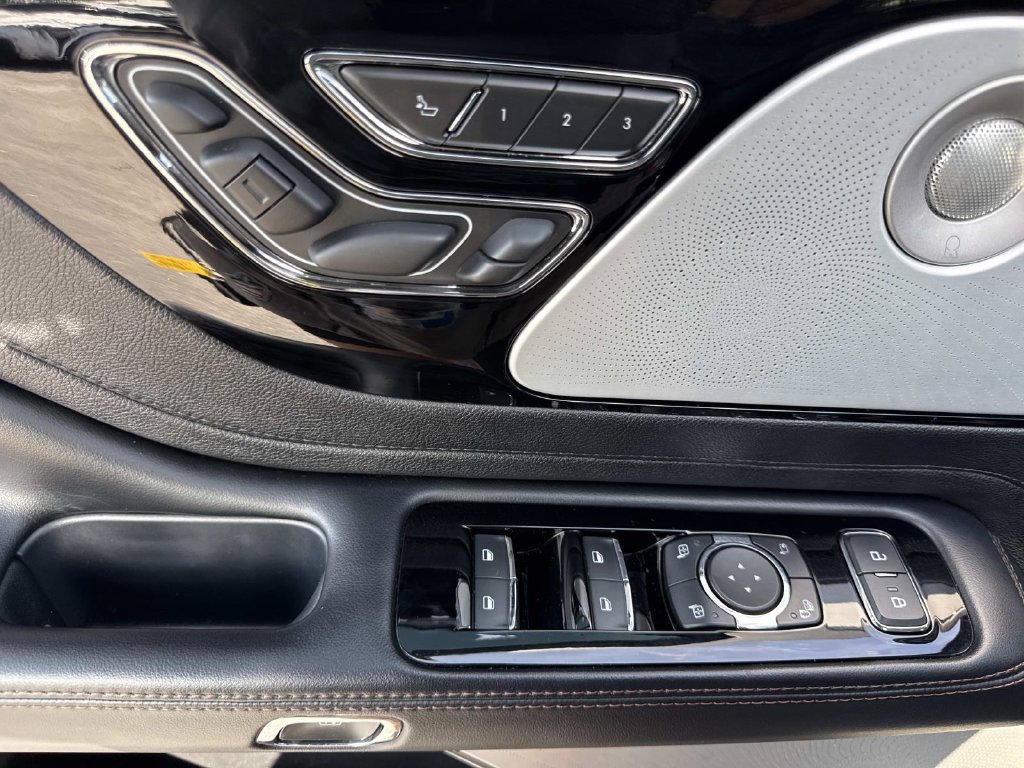 Used 2023 Lincoln Aviator Reserve w/ Equipment Group 201A RWD image 20