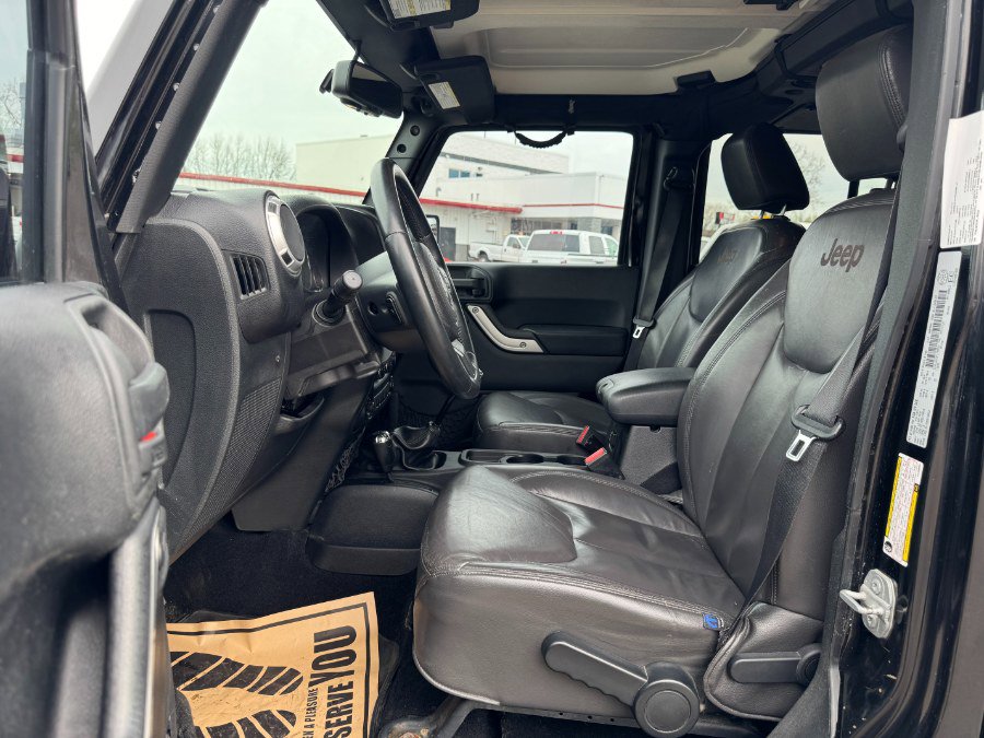 Used 2015 Jeep Wrangler Unlimited Sahara w/ Katzkin Premium Leather Group AWD/4WD image 15
