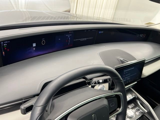 Certified 2025 Lincoln Nautilus Reserve AWD/4WD image 23