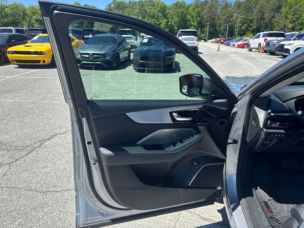 Used 2023 Acura MDX SH-AWD w/ Technology Package image 22