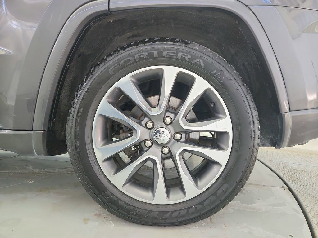 Used 2018 Jeep Grand Cherokee Overland image 44