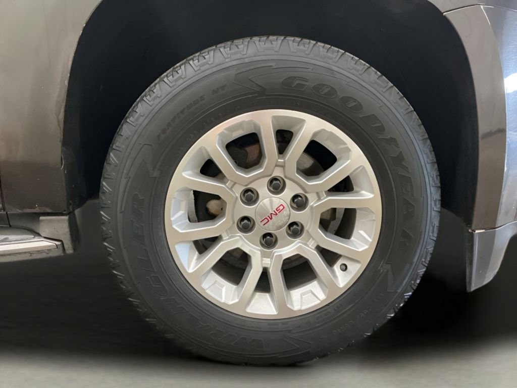 Used 2015 GMC Yukon XL SLT w/ Open Road Package image 32