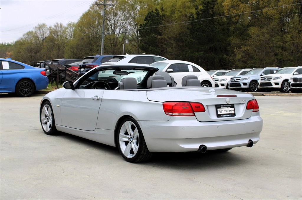 Used 2007 BMW 335i Convertible image 8