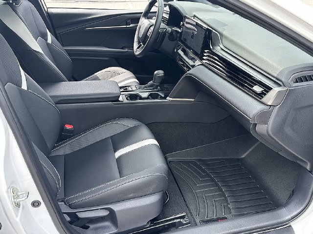 Used 2026 Toyota Camry SE w/ Multimedia Upgrade Package FWD image 11