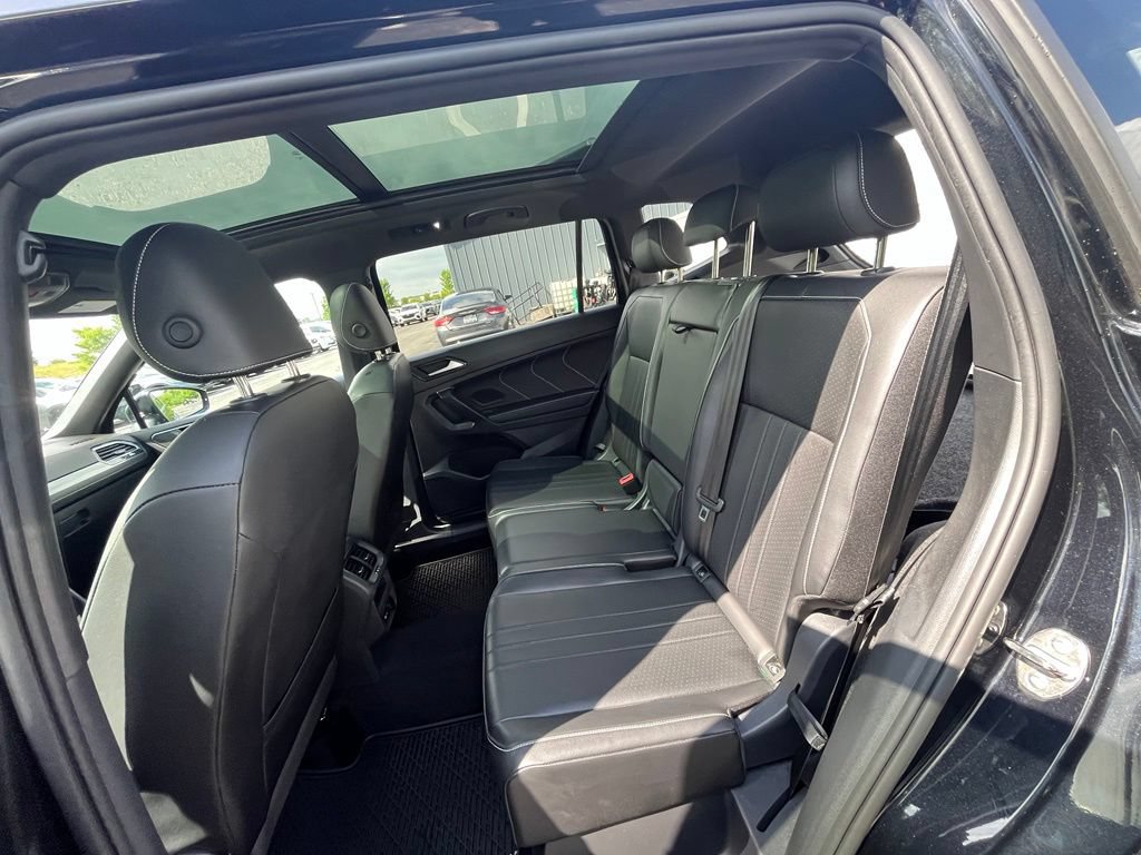 Certified 2024 Volkswagen Tiguan SE R-Line AWD/4WD image 26