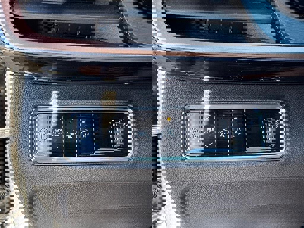 Certified 2025 Buick Envision Sport Touring image 15