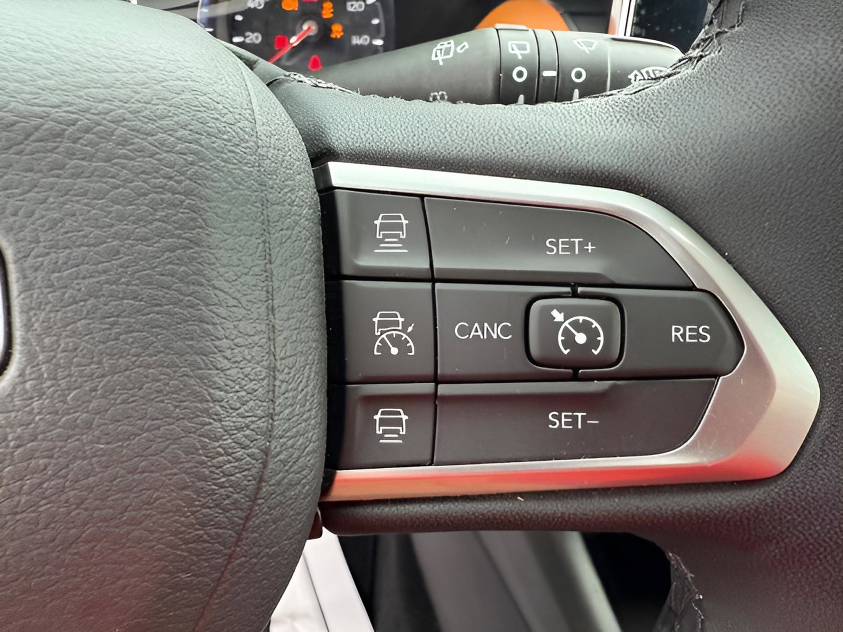 Used 2025 Jeep Compass Limited image 21