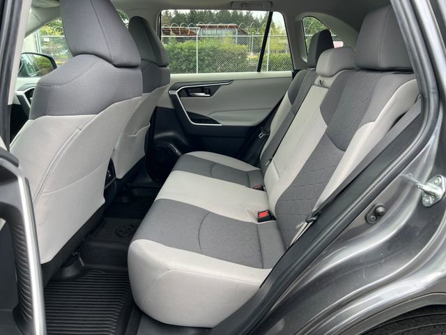 Used 2022 Toyota RAV4 XLE w/ Convenience Package FWD image 18