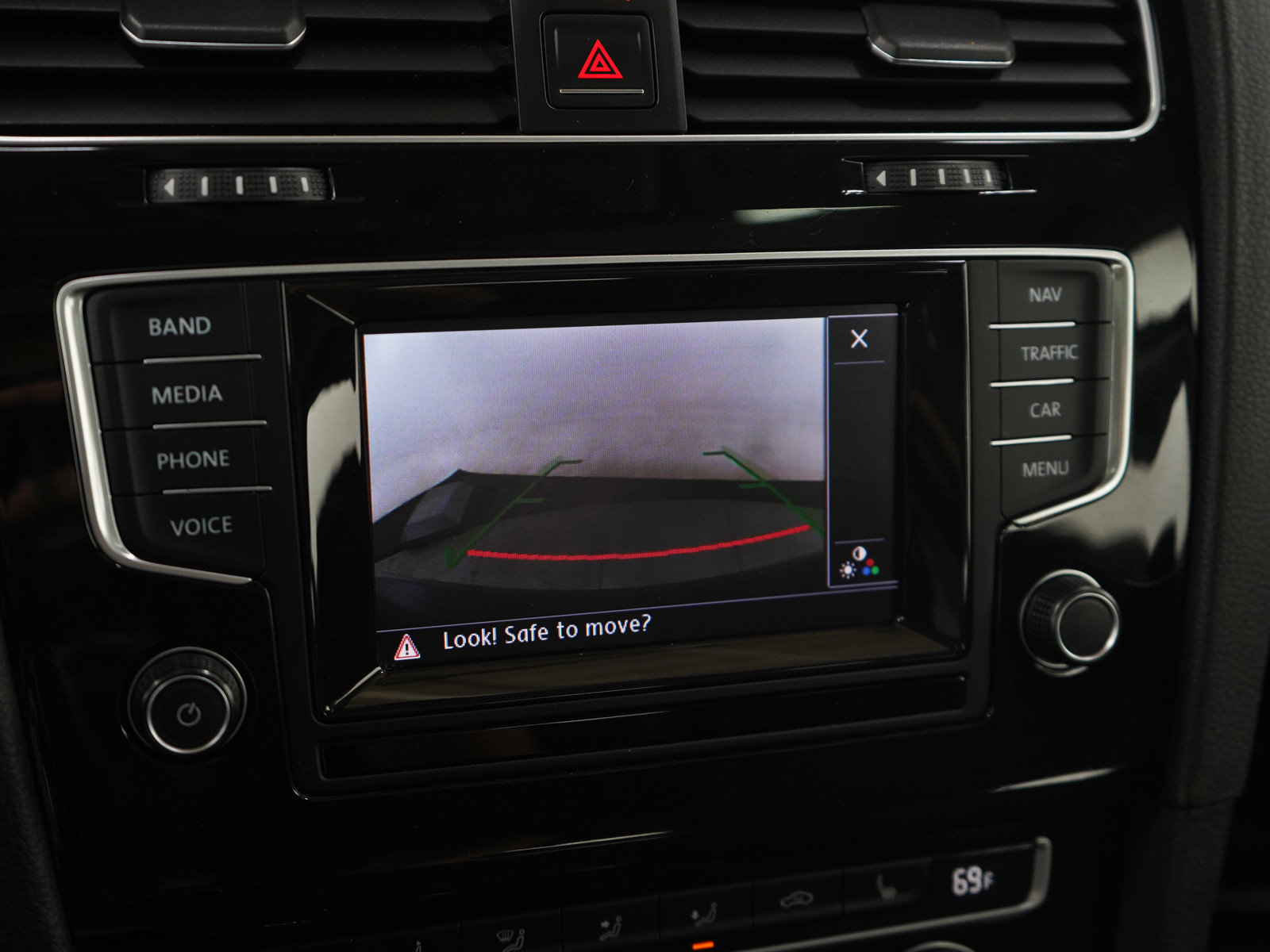 Used 2015 Volkswagen Golf TDI SEL w/ Lighting Package (SEL) image 22