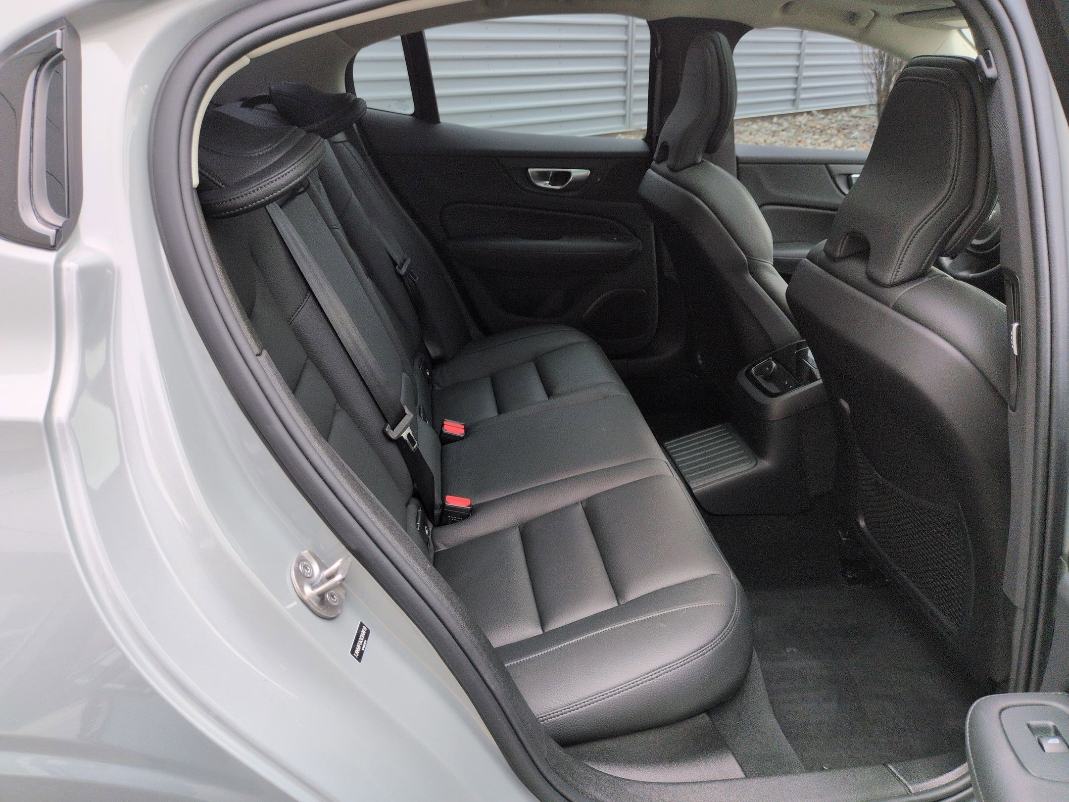 Used 2025 Volvo S60 T8 Plus image 30