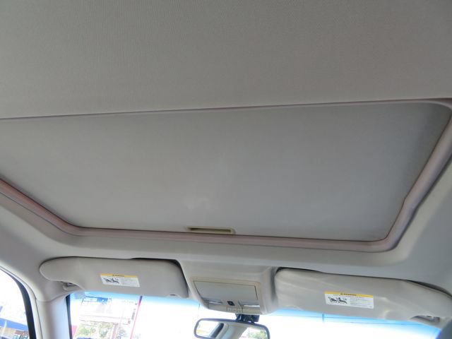 Used 2005 Chrysler 300 C RWD image 18