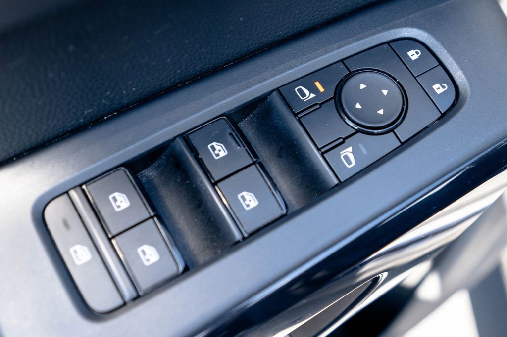 Used 2024 Nissan Pathfinder SV FWD image 18