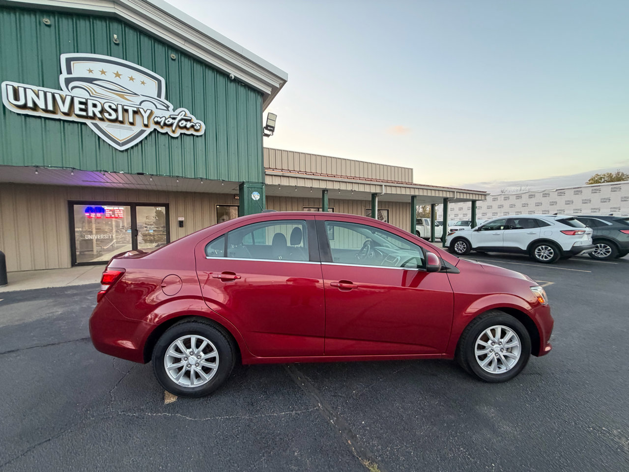 Used 2018 Chevrolet Sonic LT w/ Convenience Package image 2