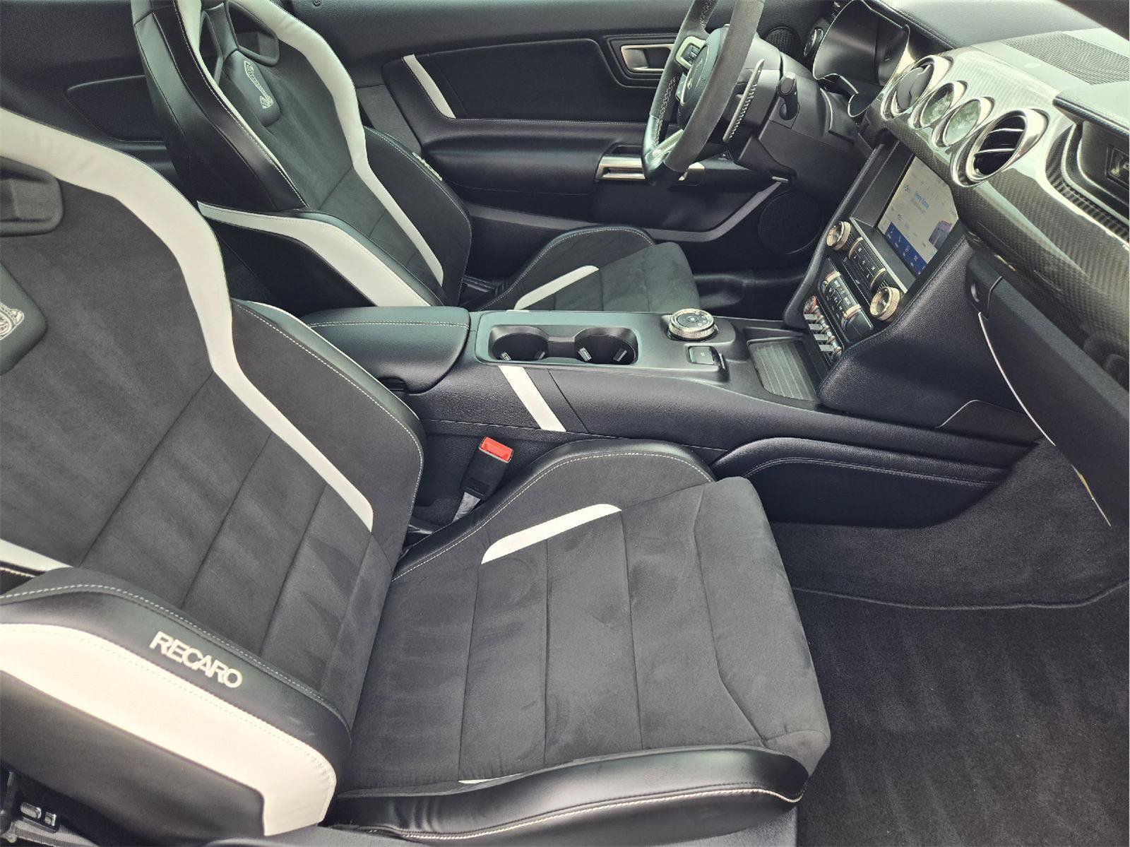 Used 2022 Ford Mustang Shelby GT500 w/ Carbon Fiber Track Pack RWD image 14