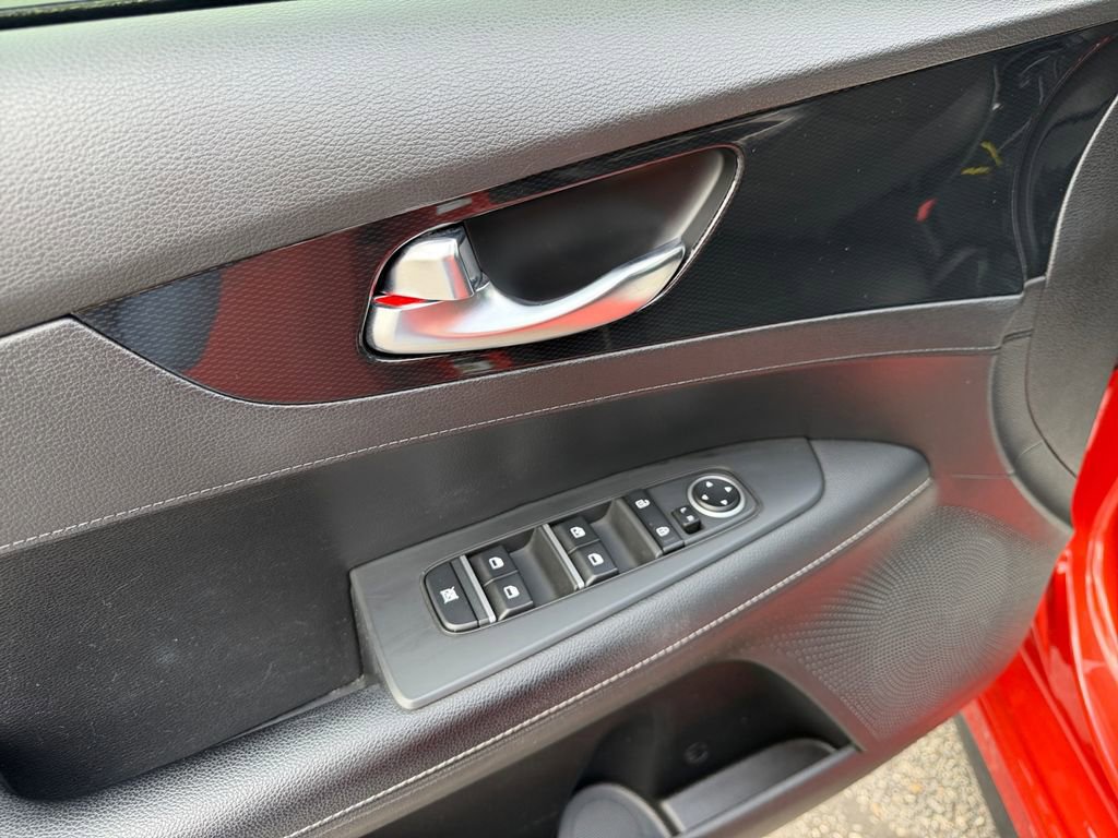 Certified 2023 Kia Forte GT-Line FWD image 11
