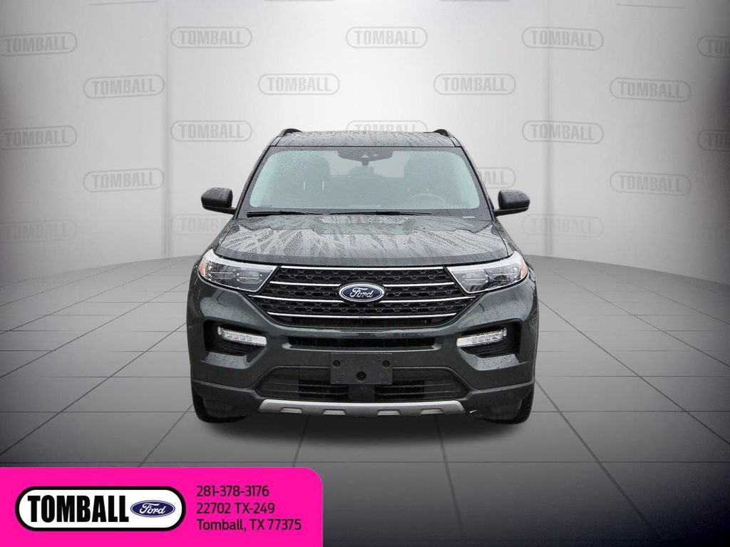 Used 2024 Ford Explorer XLT w/ Equipment Group 202A RWD image 2