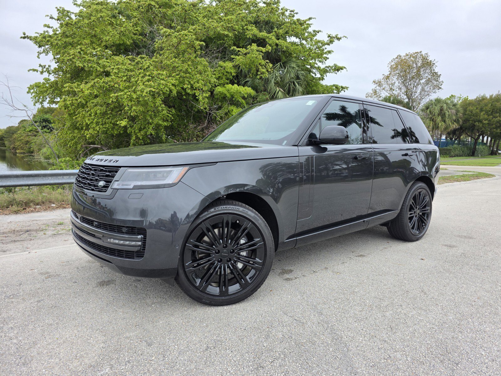 New 2026 Land Rover Range Rover SE