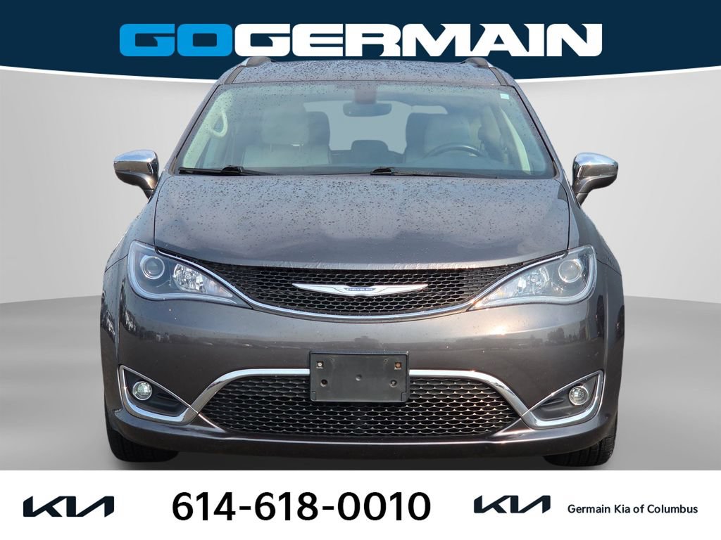 Used 2017 Chrysler Pacifica Limited w/ UConnect Theater Package FWD image 2