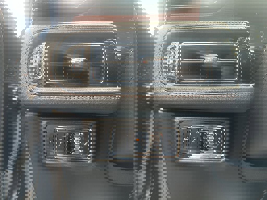 Used 2023 Lincoln Aviator Reserve w/ Equipment Group 201A image 23