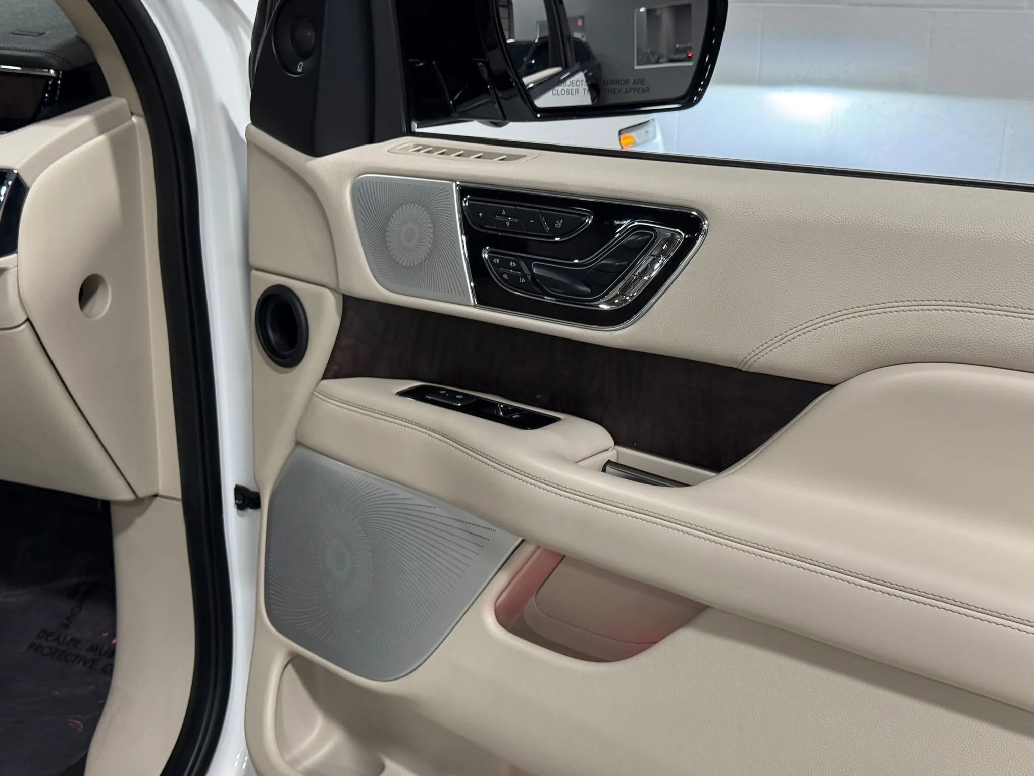 Used 2020 Lincoln Navigator Reserve w/ Luxury Package image 47