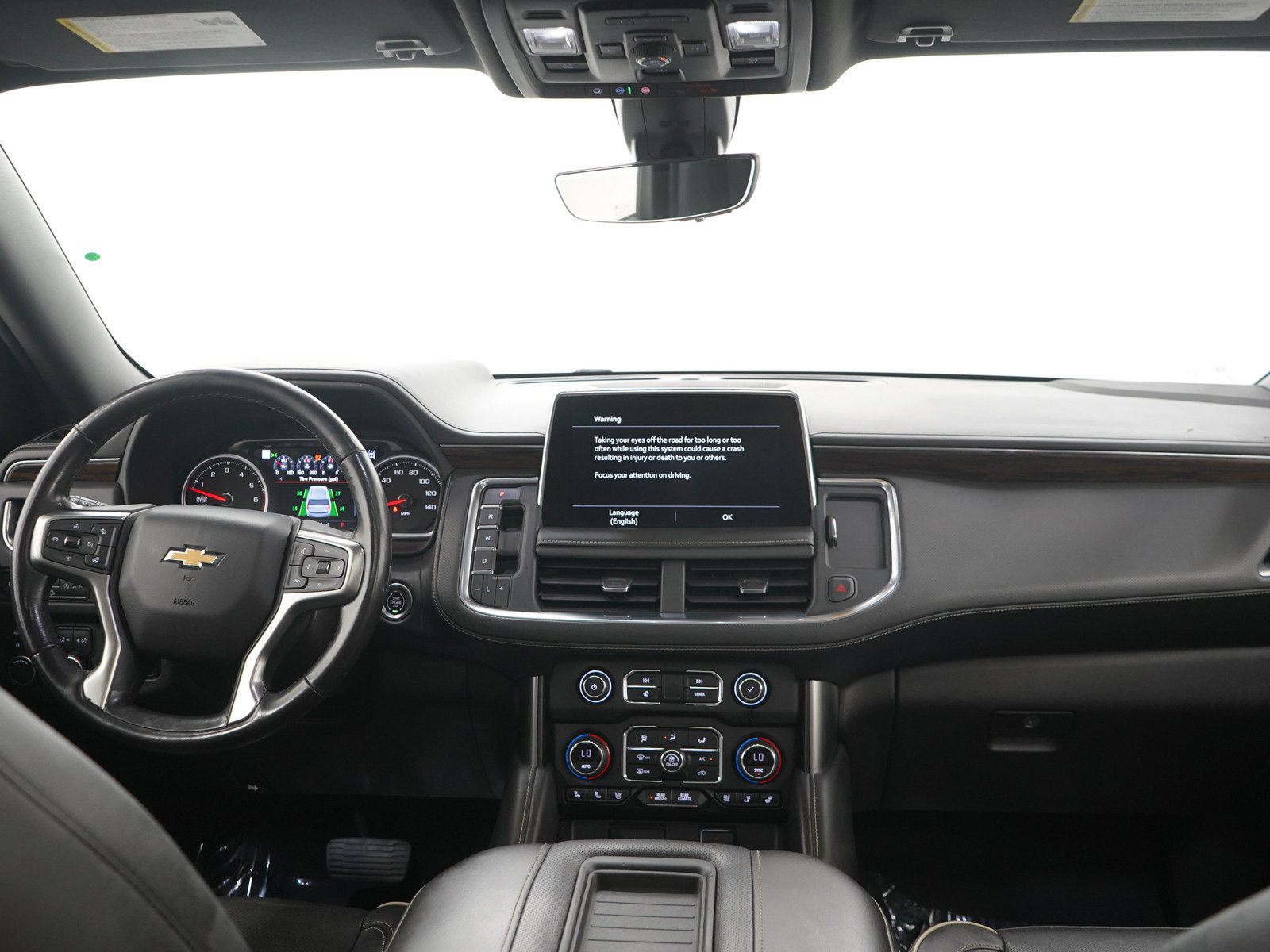 Used 2021 Chevrolet Suburban Premier w/ Premium Package AWD/4WD image 16