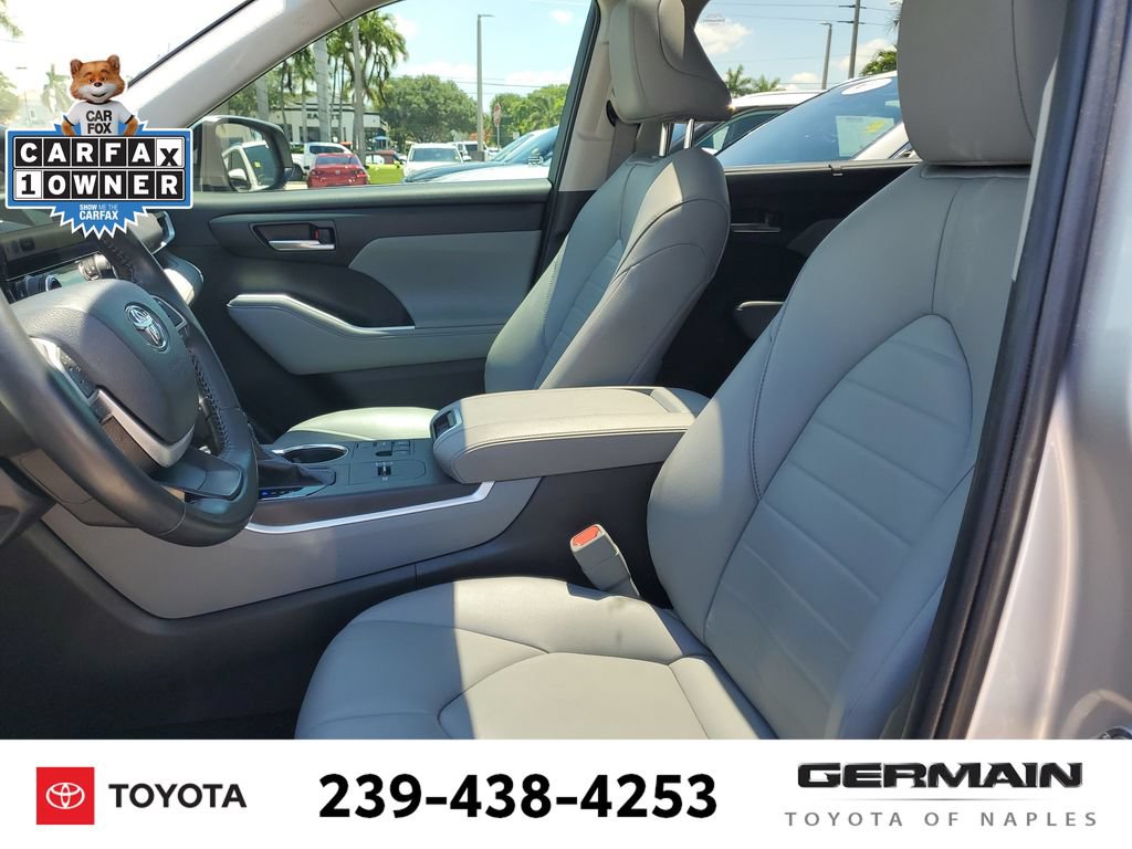Used 2023 Toyota Highlander XLE FWD image 19