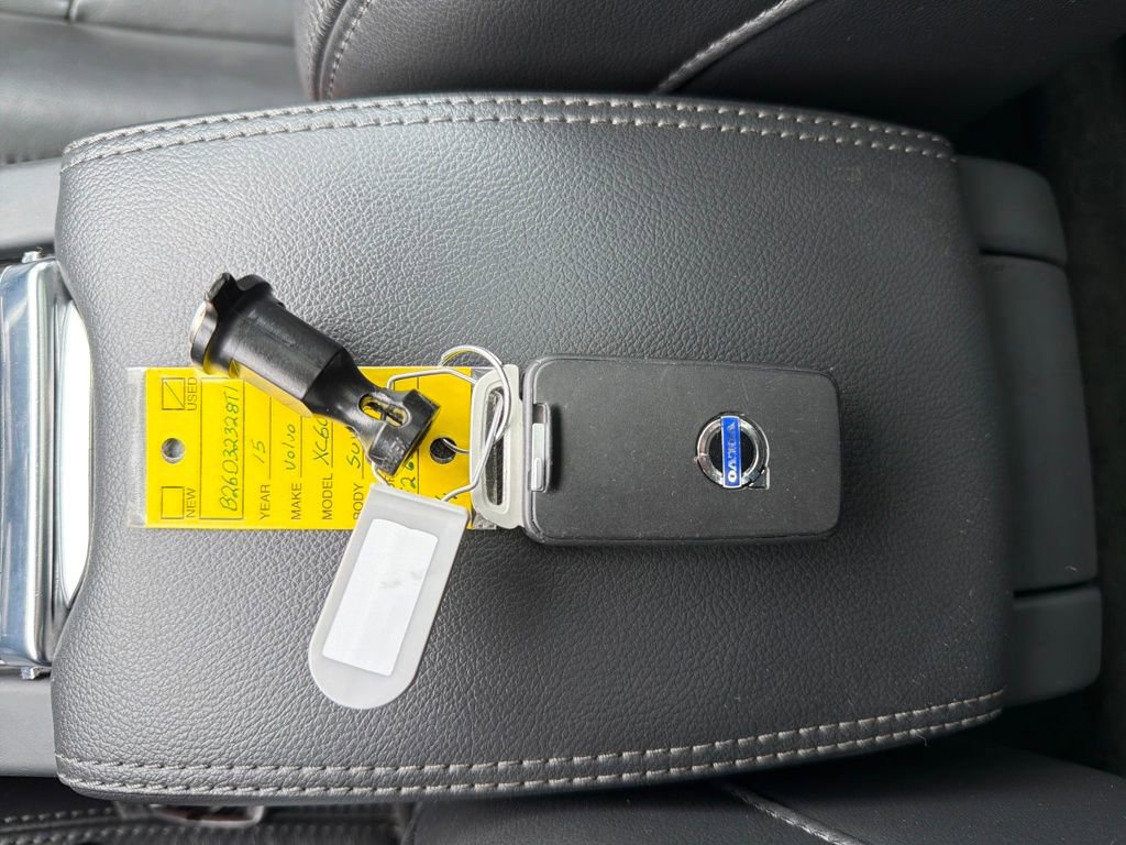 Used 2015 Volvo XC60 T6 w/ Proximity Package image 14