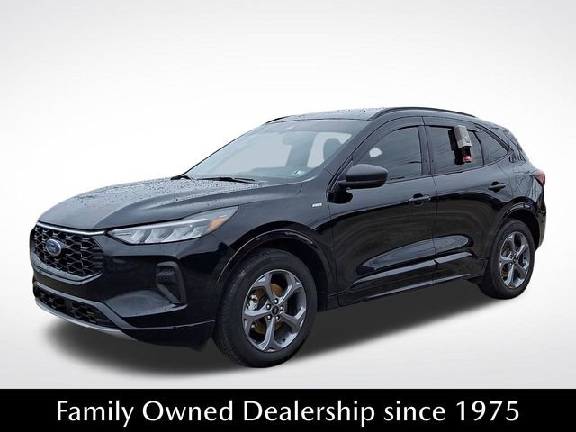 Used 2023 Ford Escape ST-Line w/ Tech Pack #1 AWD/4WD image 3