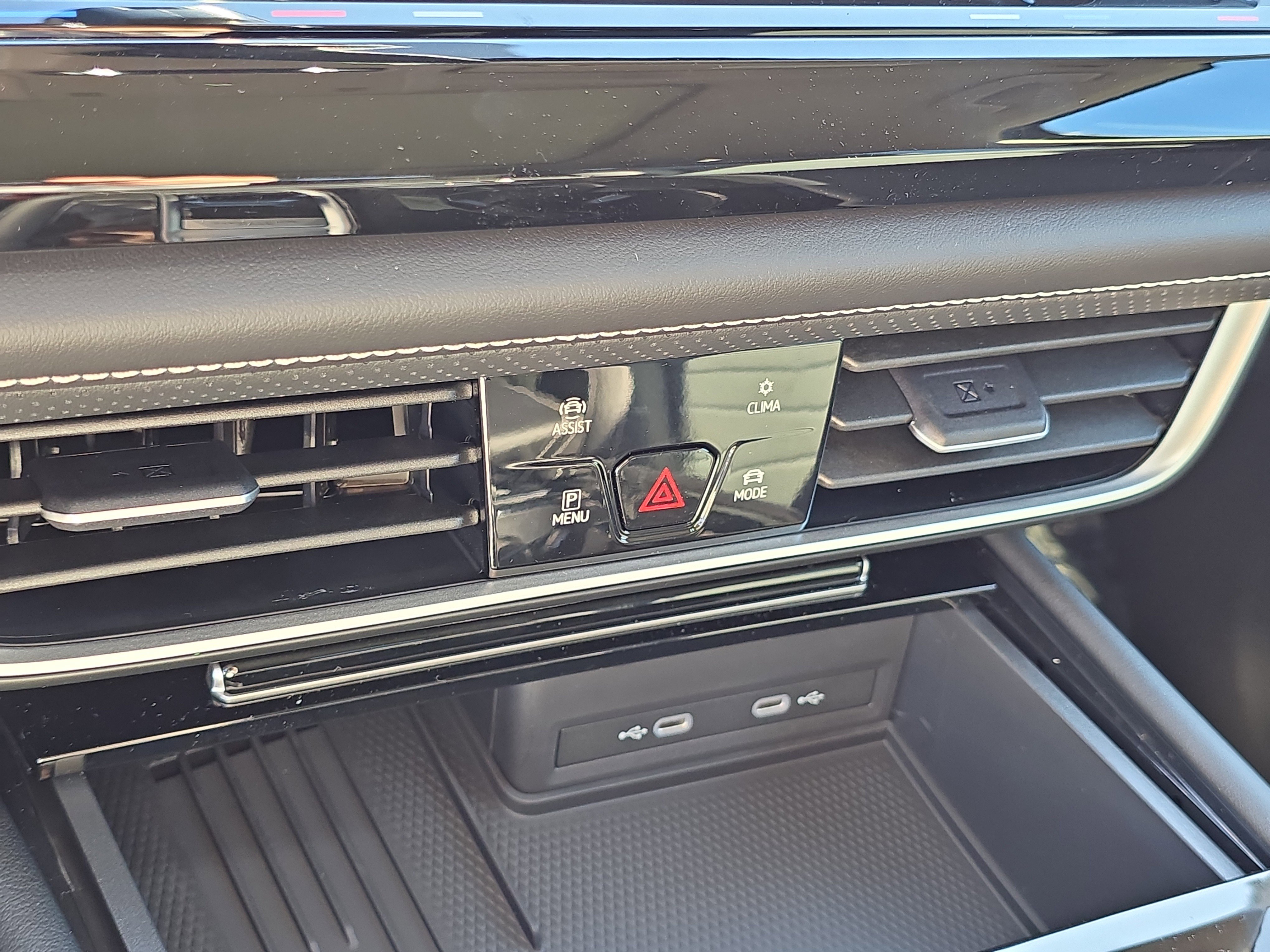 New 2026 Volkswagen Atlas SEL image 25