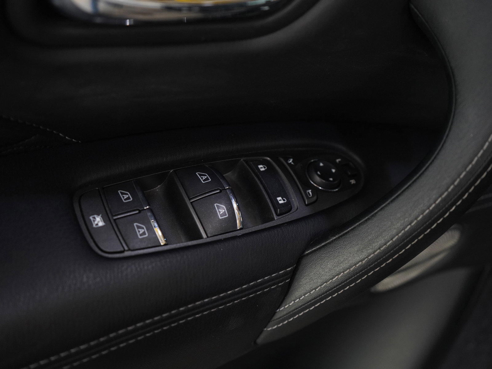 Used 2024 INFINITI QX80 Premium Select image 26